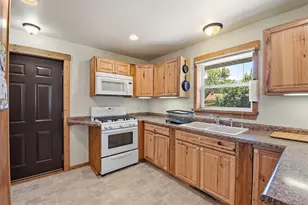 1019 S 6th St, De Pere, WI 54115 - Photo 10