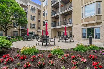 1300 N Prospect Ave #420, Milwaukee, WI 53202 - Photo 32