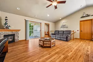 118 Pheasant Run, Johnson Creek, WI 53038 - Photo 6