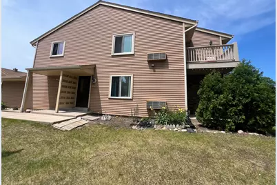 4615 S Woodland Dr, Greenfield, WI 53220 - Photo 8