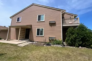 4615 S Woodland Dr, Greenfield, WI 53220 - Photo 8