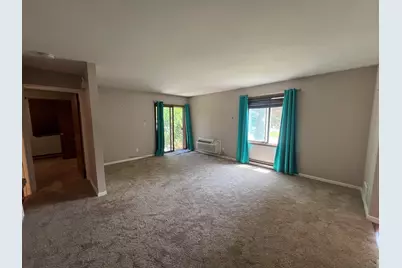 4615 S Woodland Dr, Greenfield, WI 53220 - Photo 18