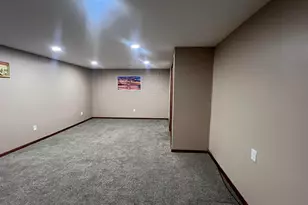 4615 S Woodland Dr, Greenfield, WI 53220 - Photo 10