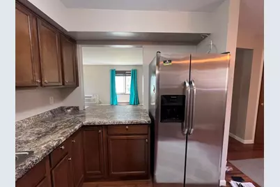4615 S Woodland Dr, Greenfield, WI 53220 - Photo 4