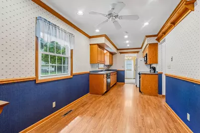W173N8514  Robert Ave, Menomonee Falls, WI 53051 - Photo 16