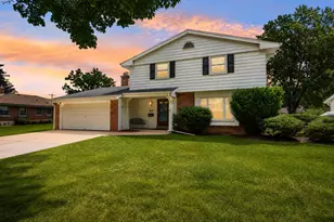 W173N8514 Robert Ave, Menomonee Falls, WI 53051 - Photo 2