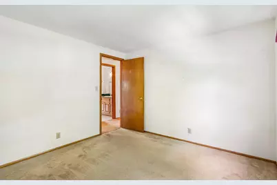 W173N8514  Robert Ave, Menomonee Falls, WI 53051 - Photo 34