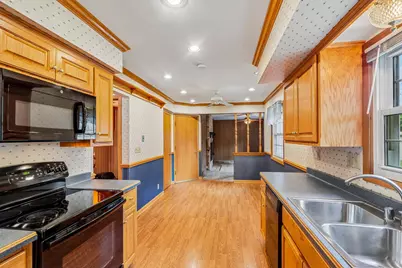 W173N8514  Robert Ave, Menomonee Falls, WI 53051 - Photo 12