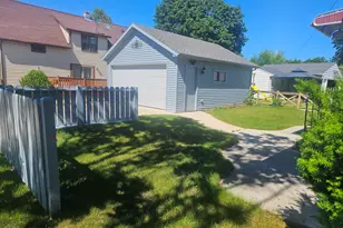 1714 Madison St, Manitowoc, WI 54220 - Photo 16