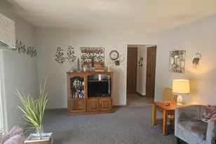 1714 Madison St, Manitowoc, WI 54220 - Photo 6