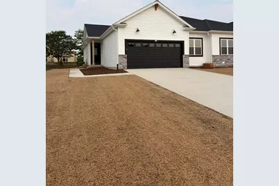 752  Pleasant Park Ct, Johnson Creek, WI 53038 - Photo 1
