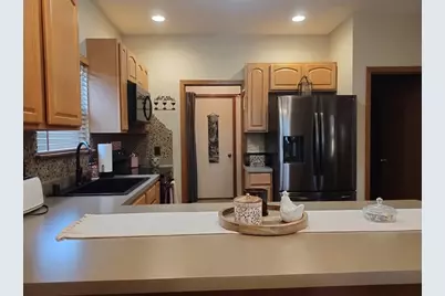 2024  Grove Ave, Racine, WI 53405 - Photo 10