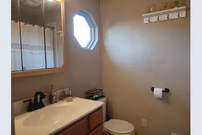 2024  Grove Ave, Racine, WI 53405 - Photo 20