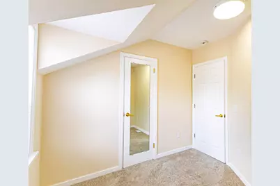 2350 S 56th St, West Allis, WI 53219 - Photo 10
