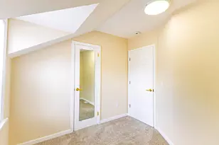 2350 S 56th St, West Allis, WI 53219 - Photo 10