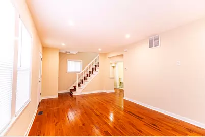 2350 S 56th St, West Allis, WI 53219 - Photo 6