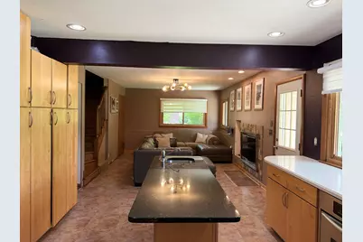 6964 N Braeburn Ln, Glendale, WI 53209 - Photo 8