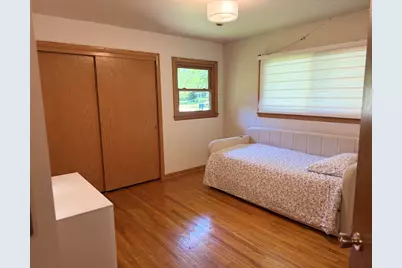 6964 N Braeburn Ln, Glendale, WI 53209 - Photo 22