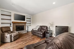 W248N9575 Norwauk Ct, Lisbon, WI 53017 - Photo 12