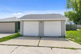 612 Marquette Ave, South Milwaukee, WI 53172 - Photo 24