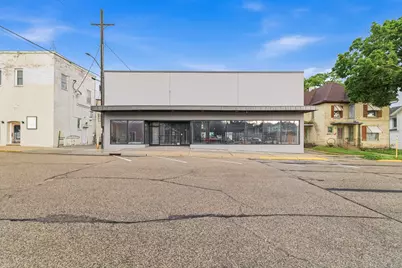 107  S Third St #Unit 4, Delavan, WI 53115 - Photo 2