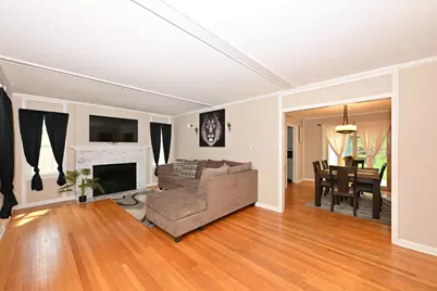 10518 W Spring Green Rd, Greenfield, WI 53228 - Photo 2