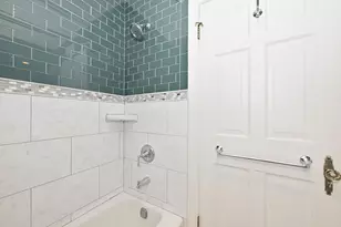 10518 W Spring Green Rd, Greenfield, WI 53228 - Photo 12