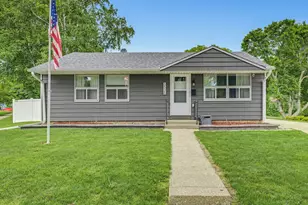 6526 W Burdick Ave, Milwaukee, WI 53219 - Photo 2