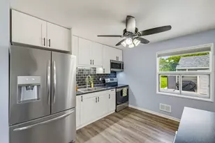 6526 W Burdick Ave, Milwaukee, WI 53219 - Photo 8