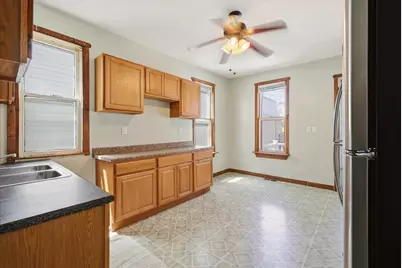 1685 N Humboldt Ave #1687, Milwaukee, WI 53202 - Photo 10