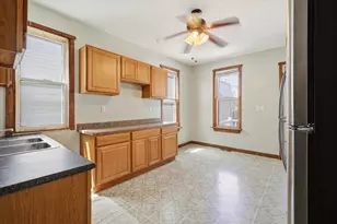 1685 N Humboldt Ave, Milwaukee, WI 53202 - Photo 10