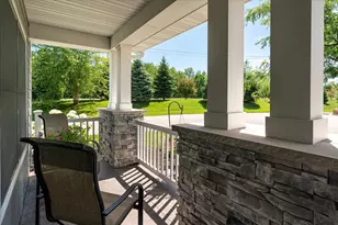 329 River Point, La Crosse, WI 54601 - Photo 2