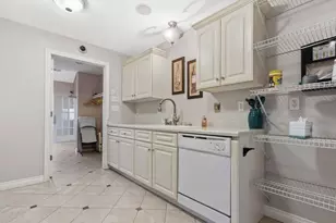 6195 Walnut Ln, Cudahy, WI 53110 - Photo 8