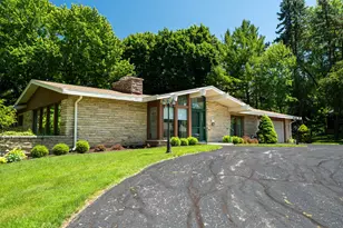 2460 Alta Louise Pkwy, Brookfield, WI 53045 - Photo 4