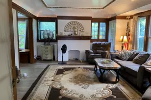 1818 E Kenwood Blvd, Milwaukee, WI 53211 - Photo 2