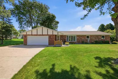 4112  Mueller Dr, Hartford, WI 53027 - Photo 1