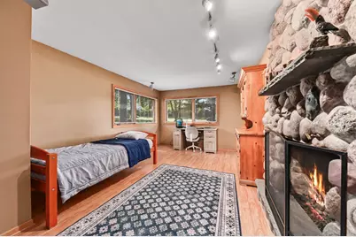 5319 W Sunnyside Dr, Mequon, WI 53092 - Photo 18