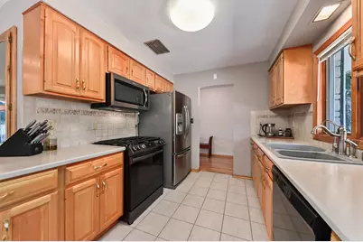 5319 W Sunnyside Dr, Mequon, WI 53092 - Photo 12