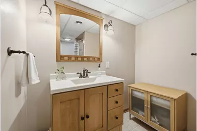 10205 W Feerick Pl, Wauwatosa, WI 53222 - Photo 26