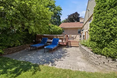 10205 W Feerick Pl, Wauwatosa, WI 53222 - Photo 38