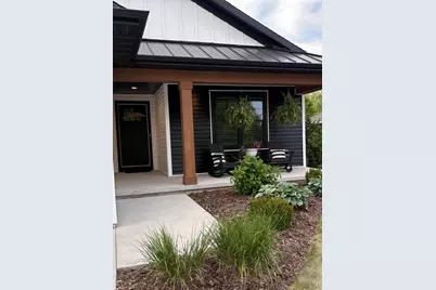 524  Cloverdale Ln, Plymouth, WI 53073 - Photo 2