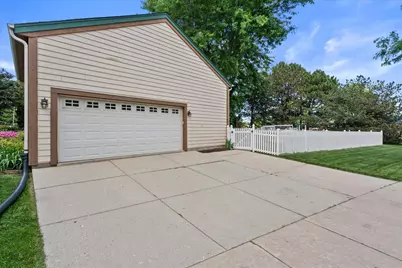 1237  Cavalier Dr, Waukesha, WI 53186 - Photo 48