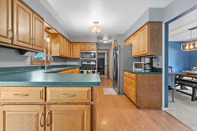 1237  Cavalier Dr, Waukesha, WI 53186 - Photo 18