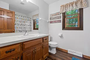 1237 Cavalier Dr, Waukesha, WI 53186 - Photo 34