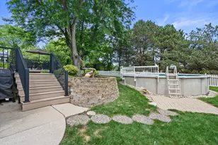 1237 Cavalier Dr, Waukesha, WI 53186 - Photo 46