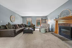1237 Cavalier Dr, Waukesha, WI 53186 - Photo 14
