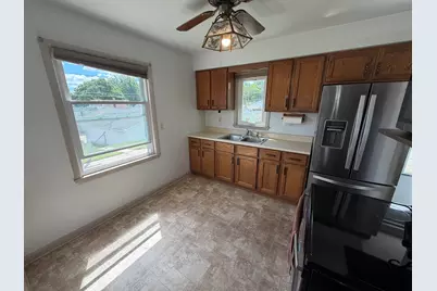 2850 S 50th St, Milwaukee, WI 53219 - Photo 10
