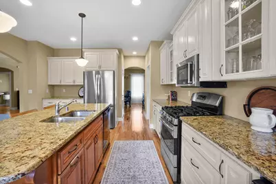 N75W24615  Overland Rd, Sussex, WI 53089 - Photo 12