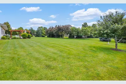 N75W24615  Overland Rd, Sussex, WI 53089 - Photo 38