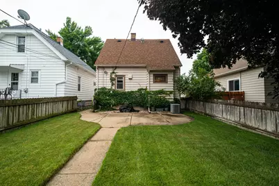 2132 S 62nd St, West Allis, WI 53219 - Photo 24
